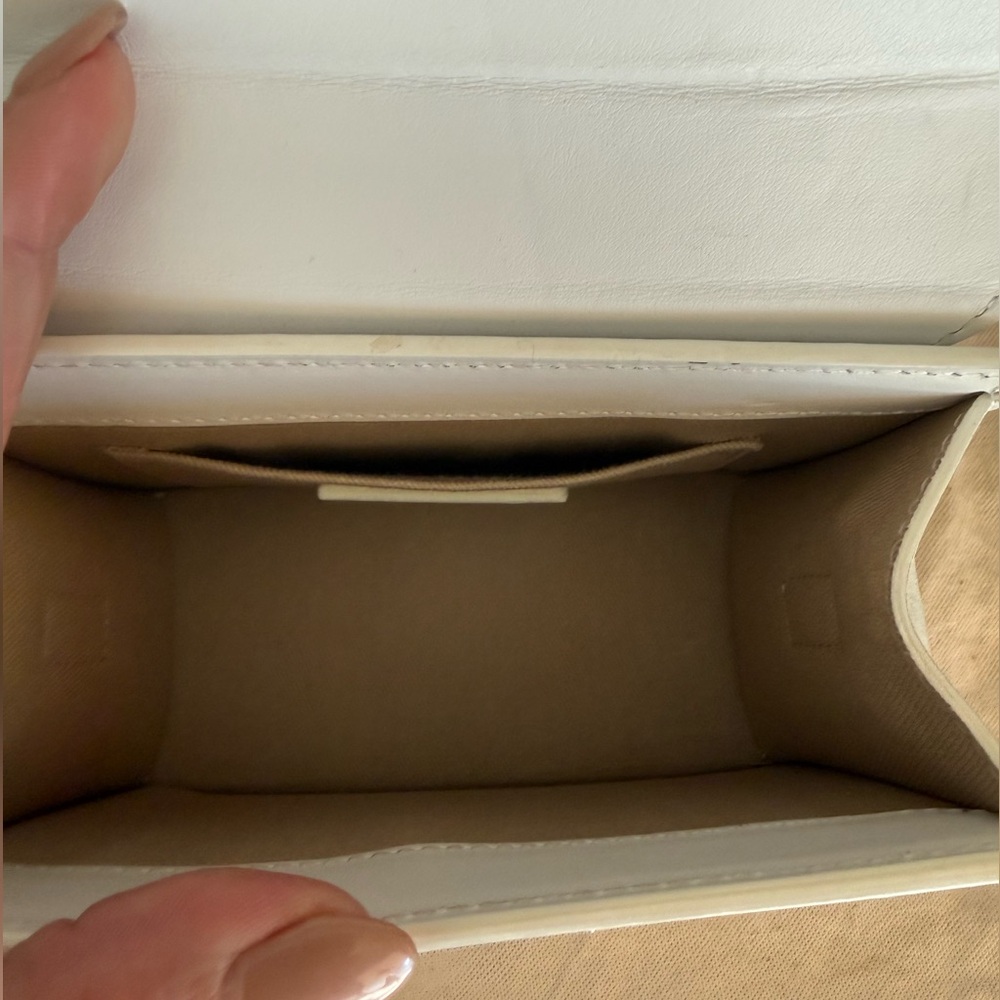 Jacquemus White Mini Leather Shoulder Bag with Gold Hardware - Picture 4 of 8